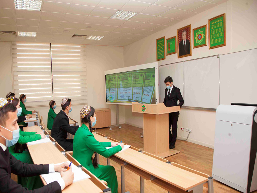 “Aşgabat parahatçylygyň we halkara sport ýaryşlarynyň merkezi” atly duşuşyk geçirildi