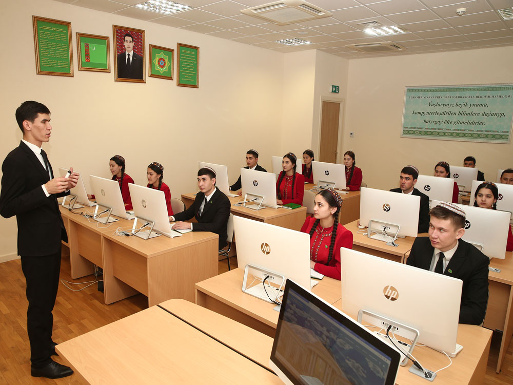 Uniwersitetimizde internet žurnalistikasy boýunça sapaklar geçirilýär