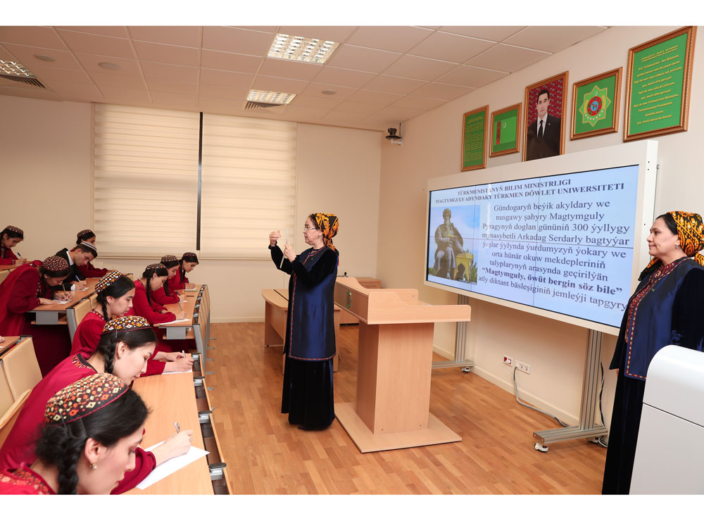 Talyplaryň arasyndaky diktant bäsleşiginiň jemleýji tapgyry geçirildi