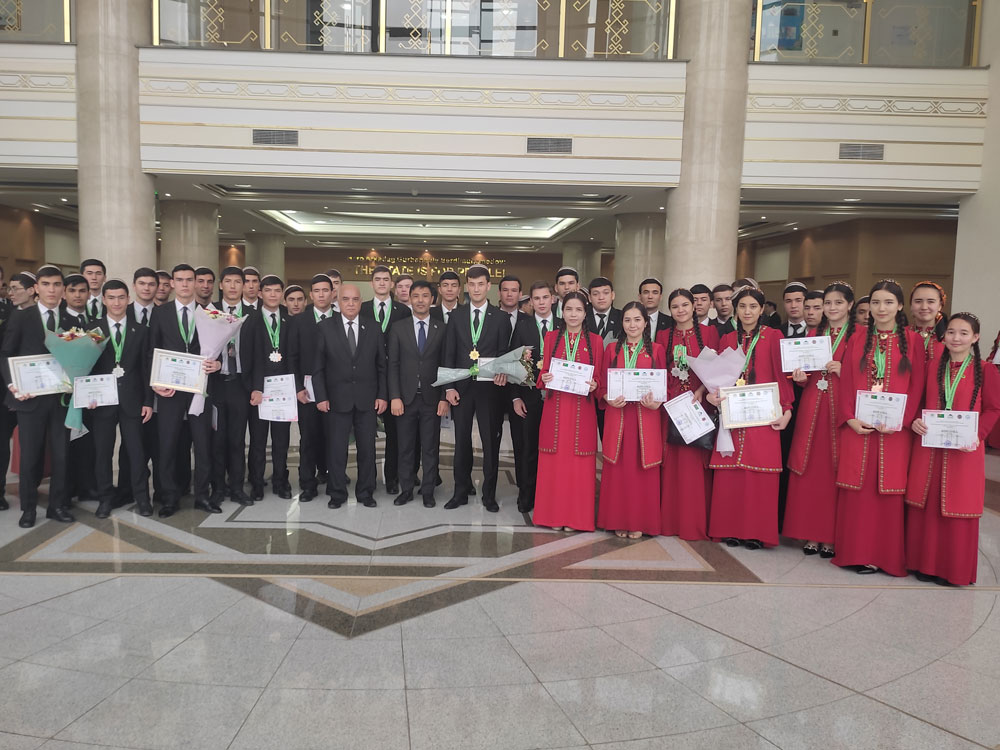 III Açyk halkara matematika olimpiadasynda (OMOUS-2023) uniwersitetimiziň talyplary 64 medala eýe boldular