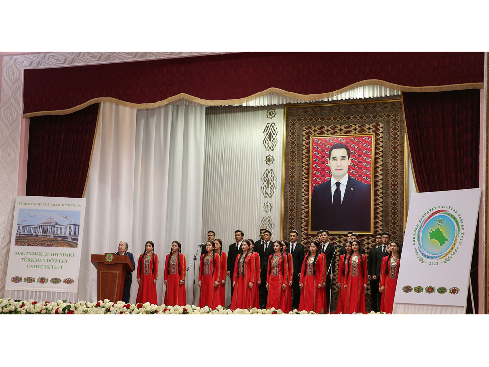 Watan gahrymanlaryna belent sarpa