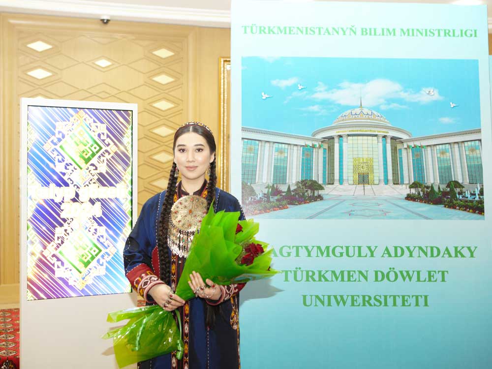 «Talyp gözeli — 2024» atly gözellik bäsleşiginiň uniwersitet tapgyry geçirildi
