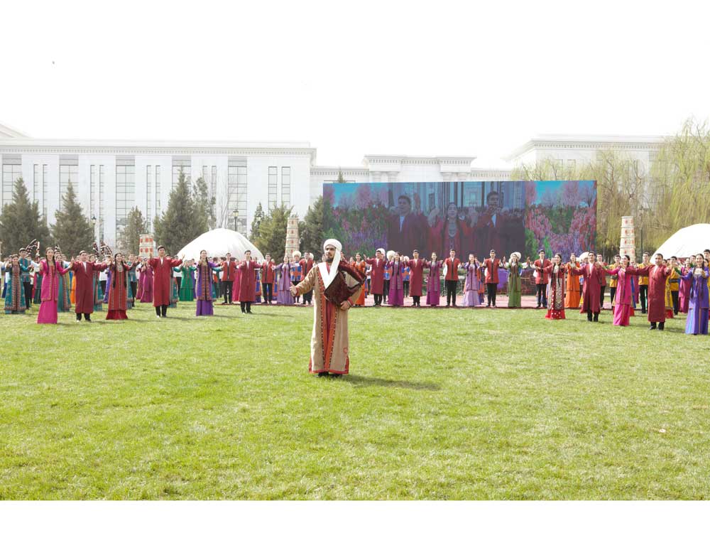 Halkara Nowruz güni mynasybetli geçirilen baýramçylyk dabarasy ruhubelentlige beslendi