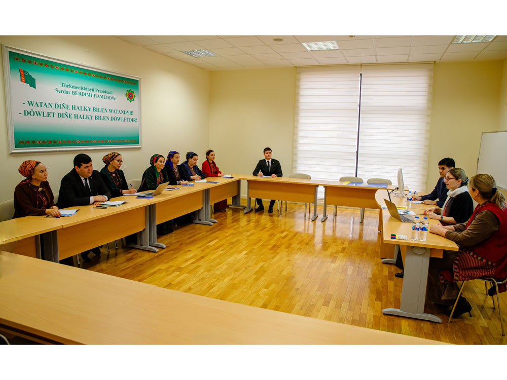 TDU-da UNICEF-iň durmuş işi boýunça halkara derejeli maslahatçysynyň gatnaşmagynda okuwlar başlandy