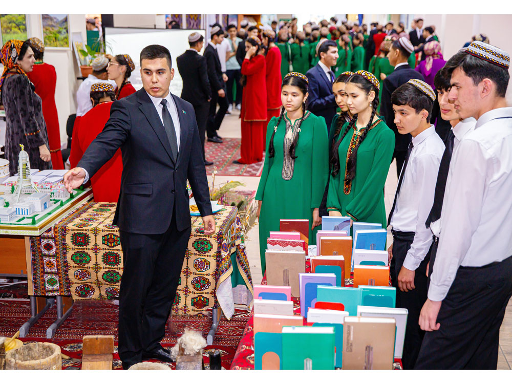 «Açyk gapylar» güni: uniwersitet bilen tanyşlyk