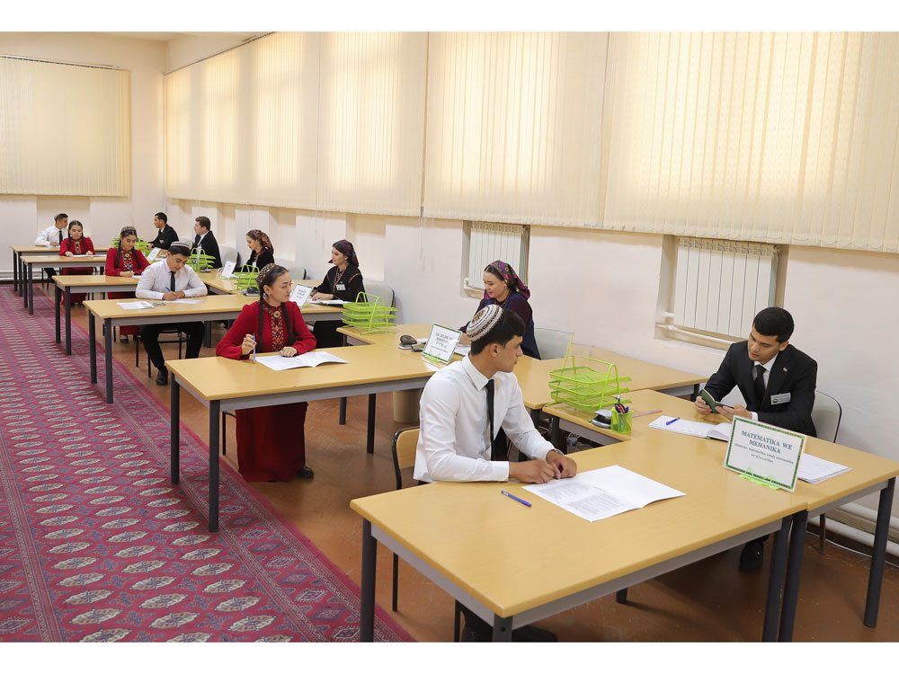 Dalaşgärleriň dykgatyna: Resmi iş kagyzlaryny kabul etmek işleri badalga aldy