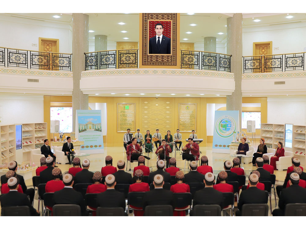 “Türkmenistan-ÝUNESKO: parahatçylyk ugrunda medeni-ynsanperwer hyzmatdaşlyk” atly geçirilen dabaraly çäre