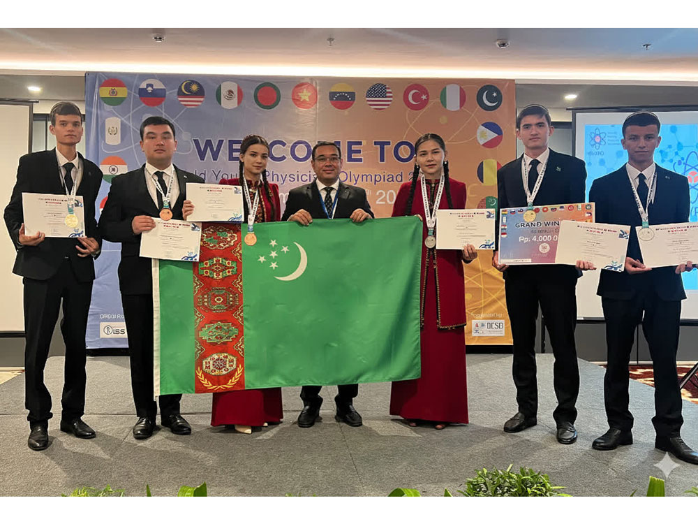 Uniwersitetimiziň talyplary Indoneziýada fizika dersi boýunça geçirilen bäsleşikde ýeňiji boldular