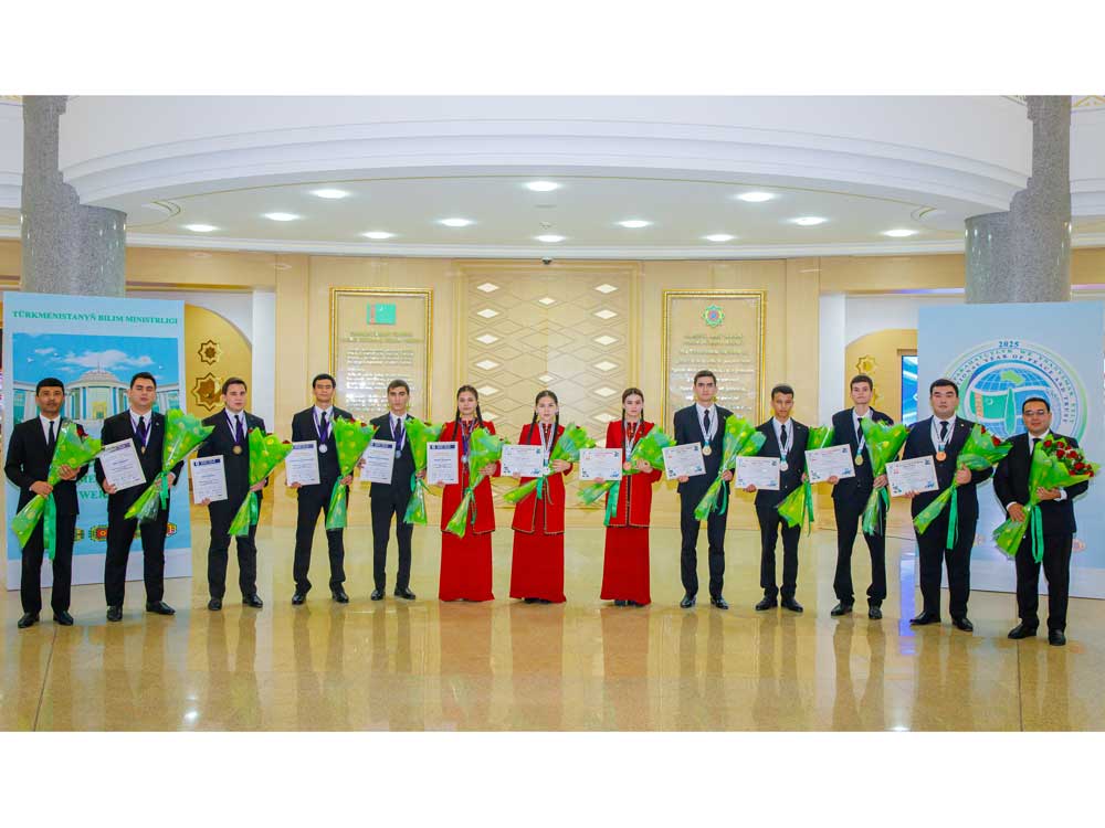 Halkara bäsleşiklerde ýeňiji bolan talyplary sylaglamak dabarasy geçirildi