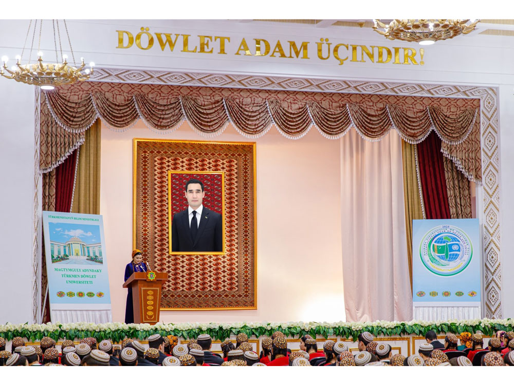 Rus dilini okatmagyň nazary we amaly meseleleri boýunça ylmy-amaly maslahat geçirildi