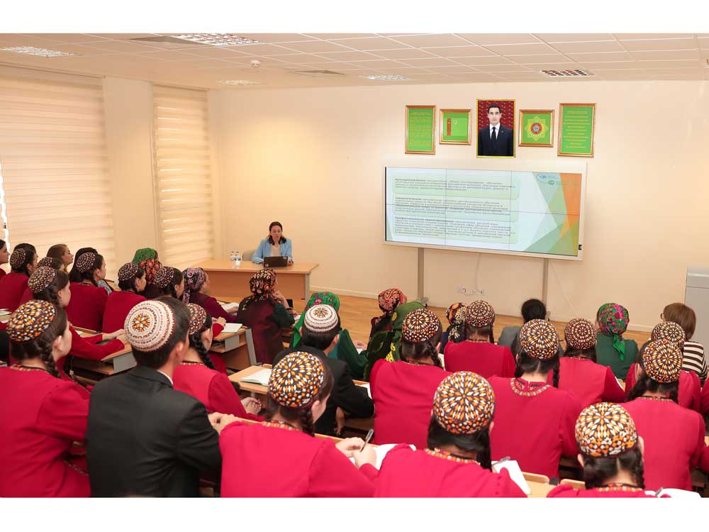 A training session on methods of teaching the Russian language