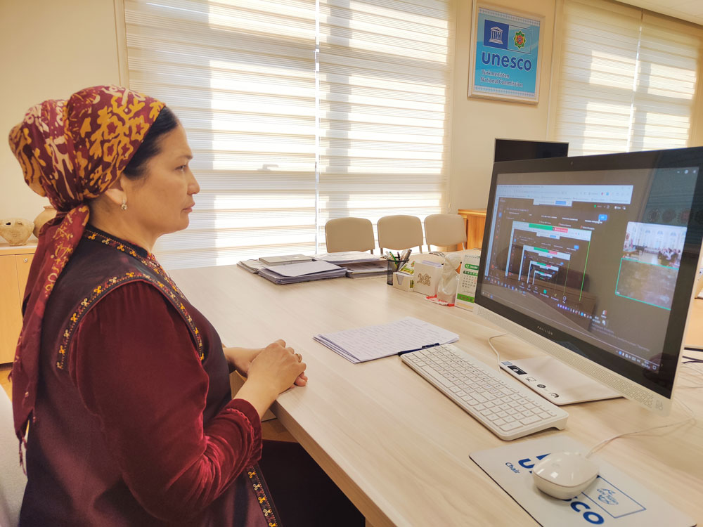 Halkara dersara maslahatyna gatnaşyldy