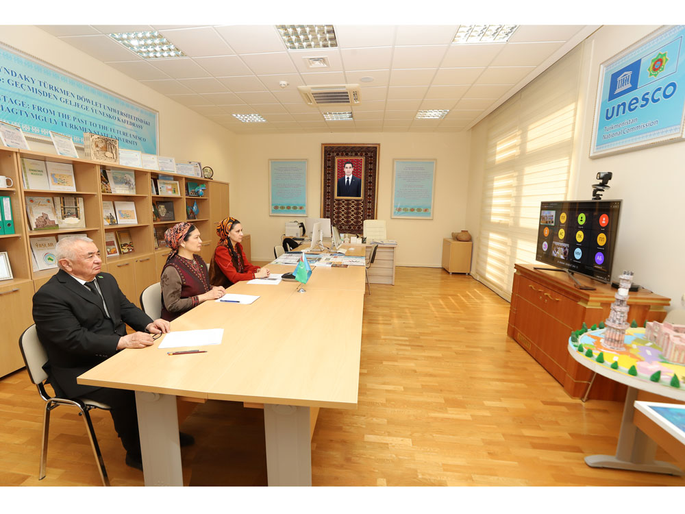 Halkara ylmy-amaly maslahat