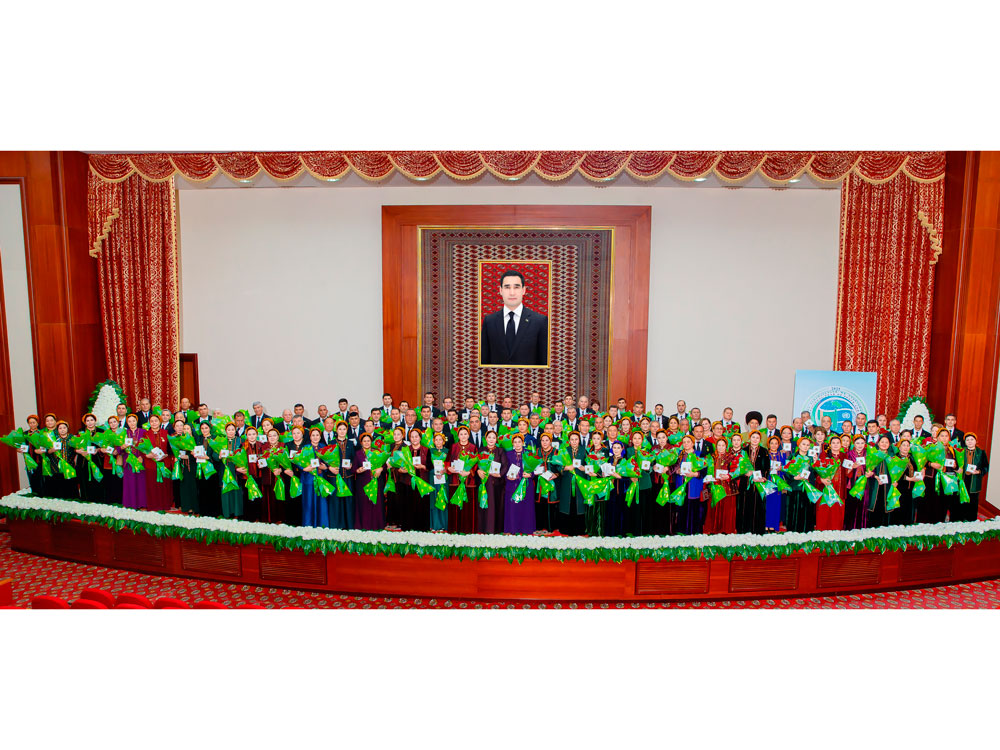 Türkmenistanyň Bitaraplygynyň 30 ýyllygy mynasybetli sylaglanyş dabarasy geçirildi