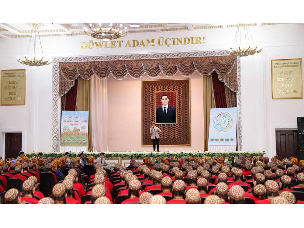 Zenanlara hormatly Prezidentimiziň adyndan pul sowgadynyň gowşurylyş dabarasy geçirildi