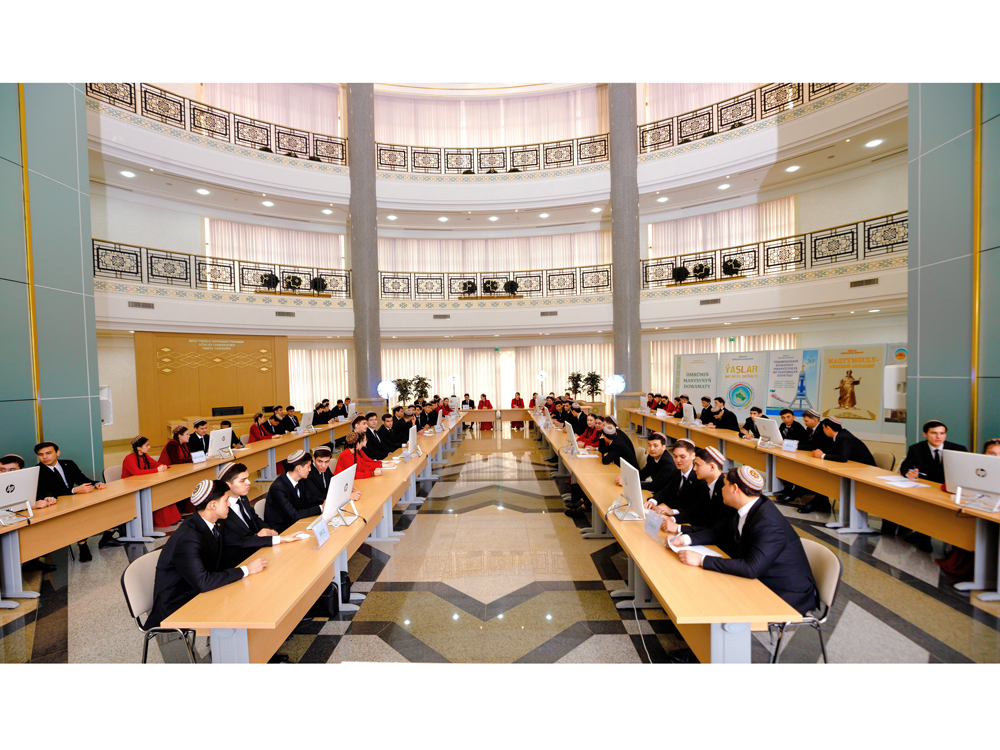 «LinguaTech — 2026» atly hakaton bäsleşigi geçirildi