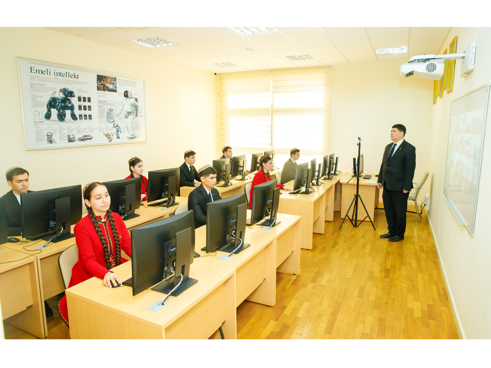 «Häzirki zaman kompýuter tehnologiýalary» boýunça onlaýn ders bäsleşigi geçirildi